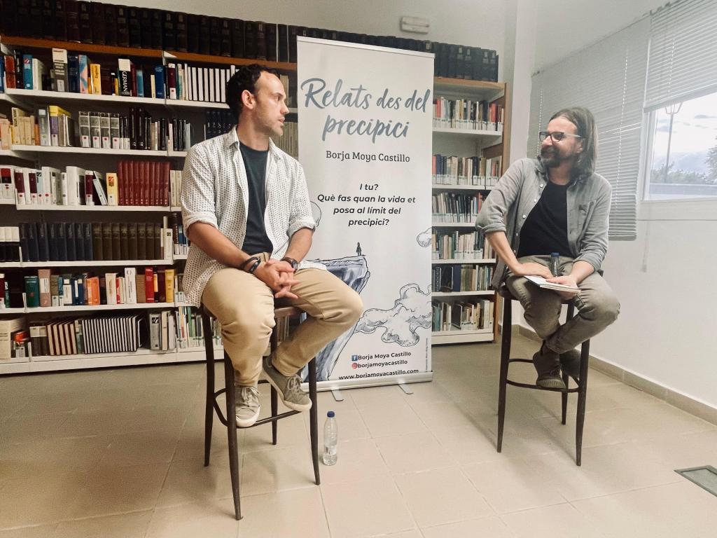 Formentera acull la presentació de “Relats des del precipici”, el primer llibre de Borja Moya Castillo